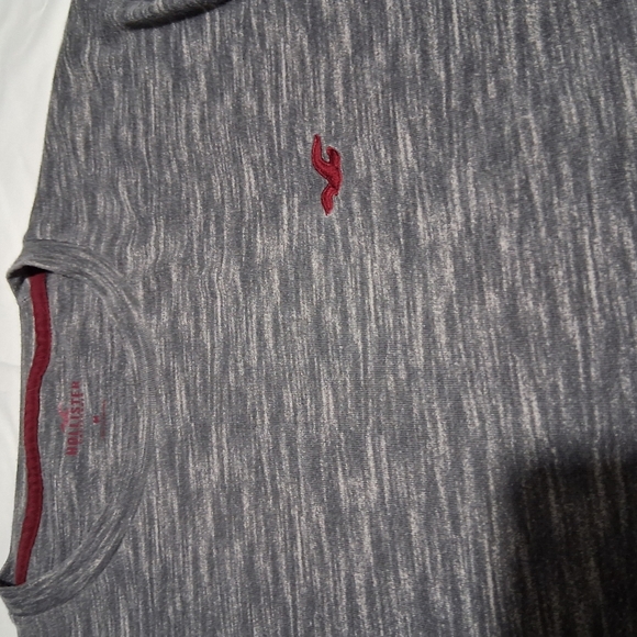 Hollister Gray and Red Men's Shirt - Picture 2 of 6